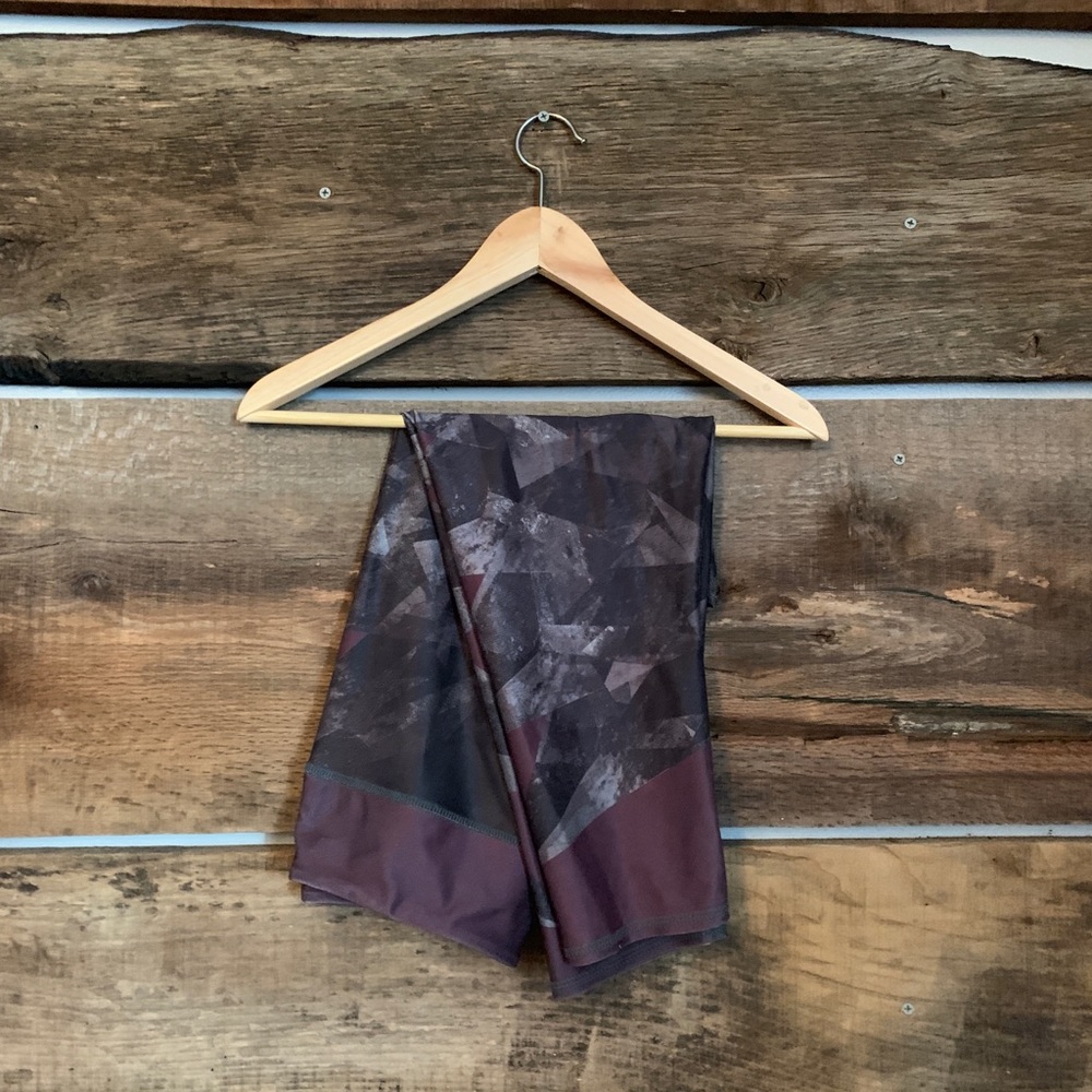Gorgeous 3/4 length yoga/leggings